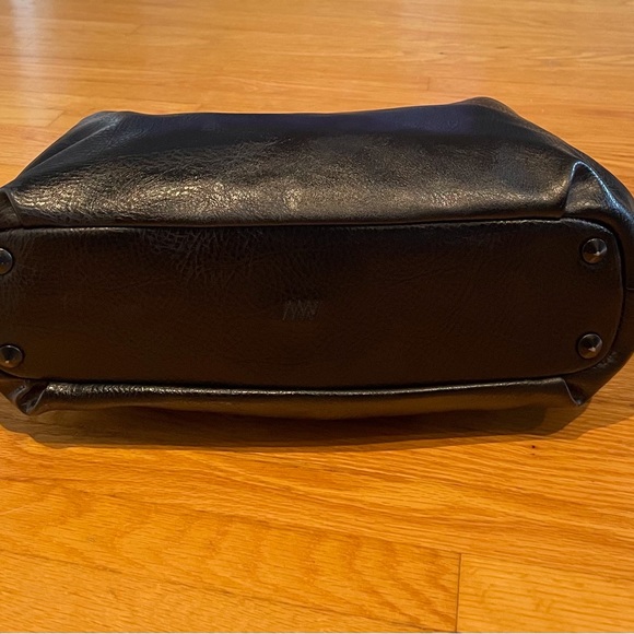 Matt & Nat Black Vegan Shoulder or Crossbody Handbag. - Picture 7 of 16